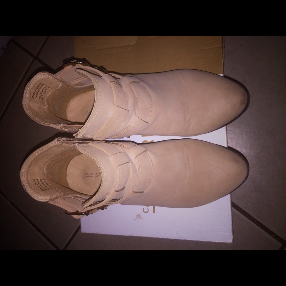 Cute light pink booties